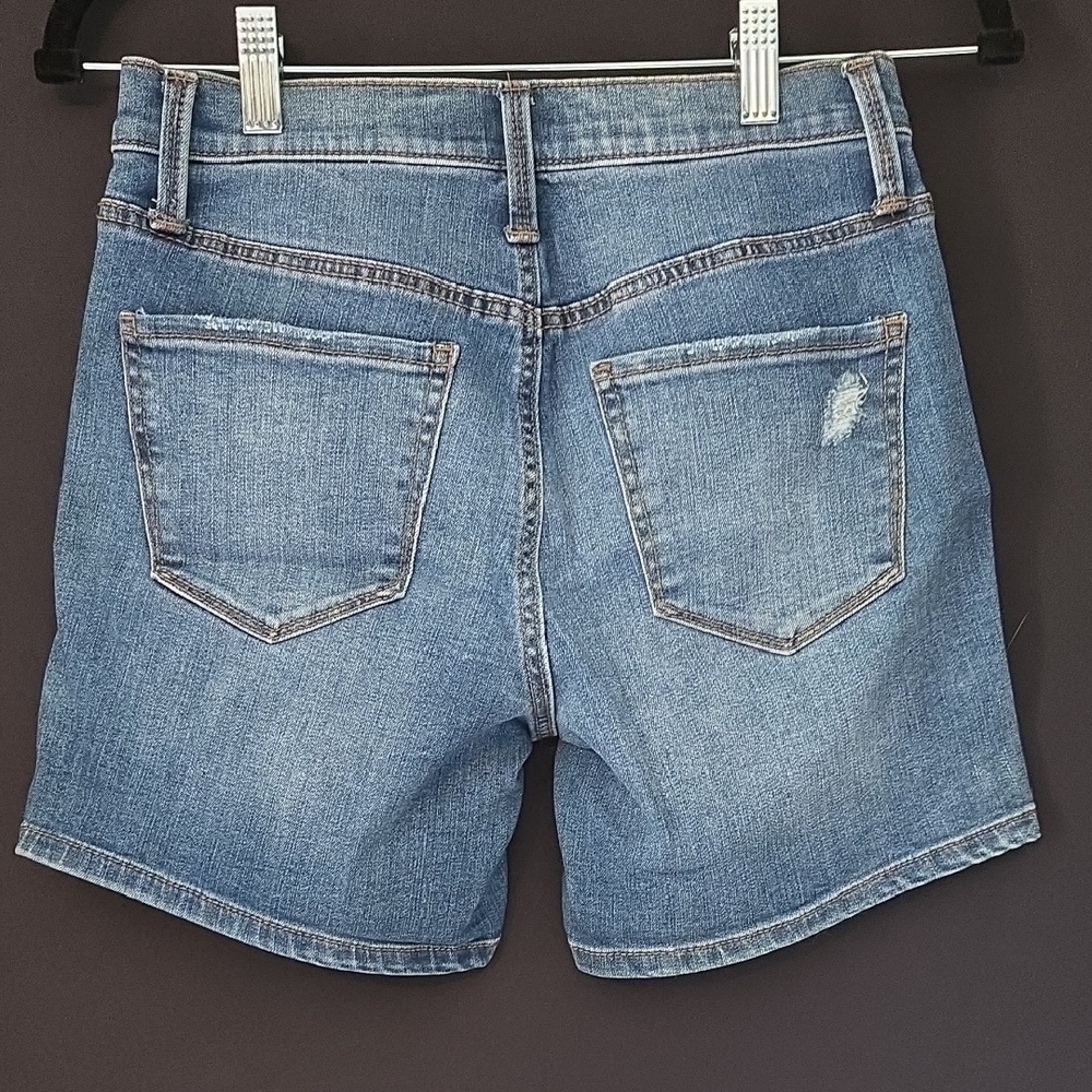 Mudd Size 3 Blue Distressed Jean Shorts Mid-Thigh Length - Picture 2 of 4